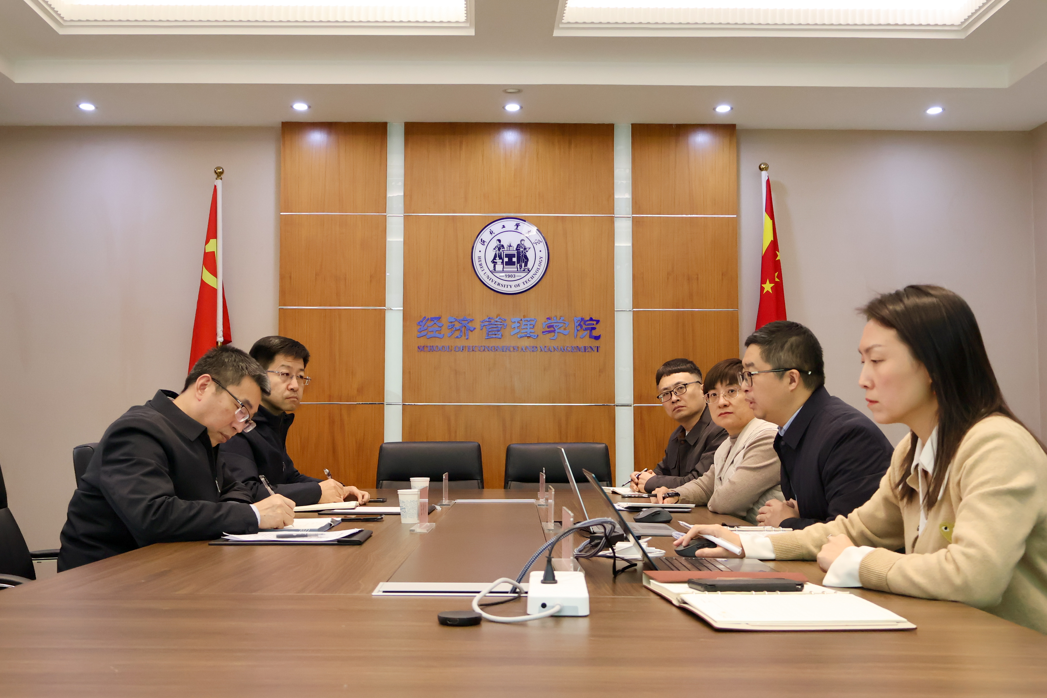 王利民莅临365英国官网指导工作 (2).jpg